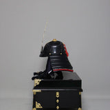【O-016-K】Black thread laced modern small plate two-piece cuirass armor (helmet only):黒糸威当世小札二枚胴(兜のみ)