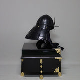 【O-042-K】Black thread laced waist-guard two-piece cuirass armor (helmet only):黒糸威腰取二枚胴具足(兜のみ)