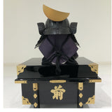 【O-036-K】Black thread laced vertical joined two-piece cuirass armor (helmet only)：黒糸威縦矧二枚胴具足（兜のみ）