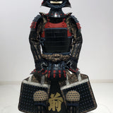 【O-055】Navy and red thread laced chest-fastened black barrel shoulder guards two-piece cuirass armor with twelve-plated helmet (hand-painted traditional lacquer finish)：紺赤糸威胸取黒桶側二枚胴具足・十二間兜（手時代塗）