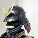 【O-055】Navy and red thread laced chest-fastened black barrel shoulder guards two-piece cuirass armor with twelve-plated helmet (hand-painted traditional lacquer finish)：紺赤糸威胸取黒桶側二枚胴具足・十二間兜（手時代塗）