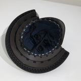 【O-069-K】Black thread laced chest-guard ridge two-piece cuirass armor (helmet only)：黒糸威胸取鎬二枚胴具足（兜のみ）