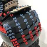 【O-055】Navy and red thread laced chest-fastened black barrel shoulder guards two-piece cuirass armor with twelve-plated helmet (hand-painted traditional lacquer finish)：紺赤糸威胸取黒桶側二枚胴具足・十二間兜（手時代塗）