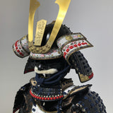 【O-047】Deep navy blue thread laced Iyo-style simple tied two-piece cuirass armor with matte lacquer finish：濃紺糸威伊予素懸二枚胴具足(艶消塗)
