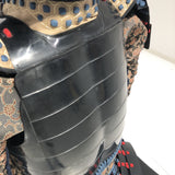 【O-055】Navy and red thread laced chest-fastened black barrel shoulder guards two-piece cuirass armor with twelve-plated helmet (hand-painted traditional lacquer finish)：紺赤糸威胸取黒桶側二枚胴具足・十二間兜（手時代塗）