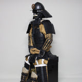 【O-042】Black Thread Laced Rusted Iron Two-Piece Cuirass Armor：黒糸威腰取二枚胴具足