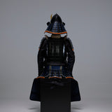 【O-051】Dark blue thread laced black matte riveted two-piece cuirass armor with peach-shaped helmet：紺糸威黒艶消鋲綴二枚胴具足（桃形兜）