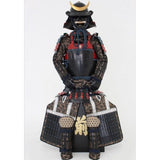 【O-055】Navy and red thread laced chest-fastened black barrel shoulder guards two-piece cuirass armor with twelve-plated helmet (hand-painted traditional lacquer finish)：紺赤糸威胸取黒桶側二枚胴具足・十二間兜（手時代塗）