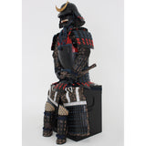 【O-055】Navy and red thread laced chest-fastened black barrel shoulder guards two-piece cuirass armor with twelve-plated helmet (hand-painted traditional lacquer finish)：紺赤糸威胸取黒桶側二枚胴具足・十二間兜（手時代塗）