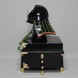 【O-030-K】Yellowish green thread laced vertical joined two-piece cuirass armor (helmet only)：萌黄糸威縦矧二枚胴具足（兜のみ）