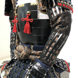 【O-047】Deep navy blue thread laced Iyo-style simple tied two-piece cuirass armor with matte lacquer finish：濃紺糸威伊予素懸二枚胴具足(艶消塗)